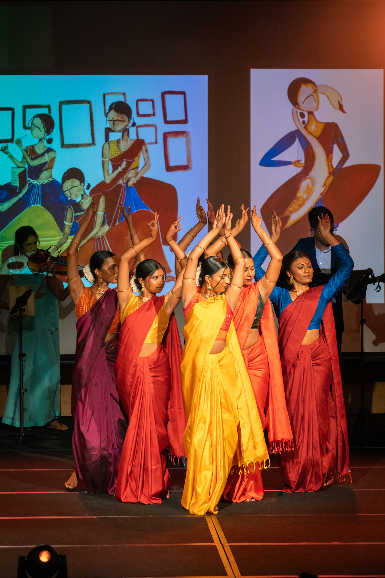 Saree 8 - Image 4