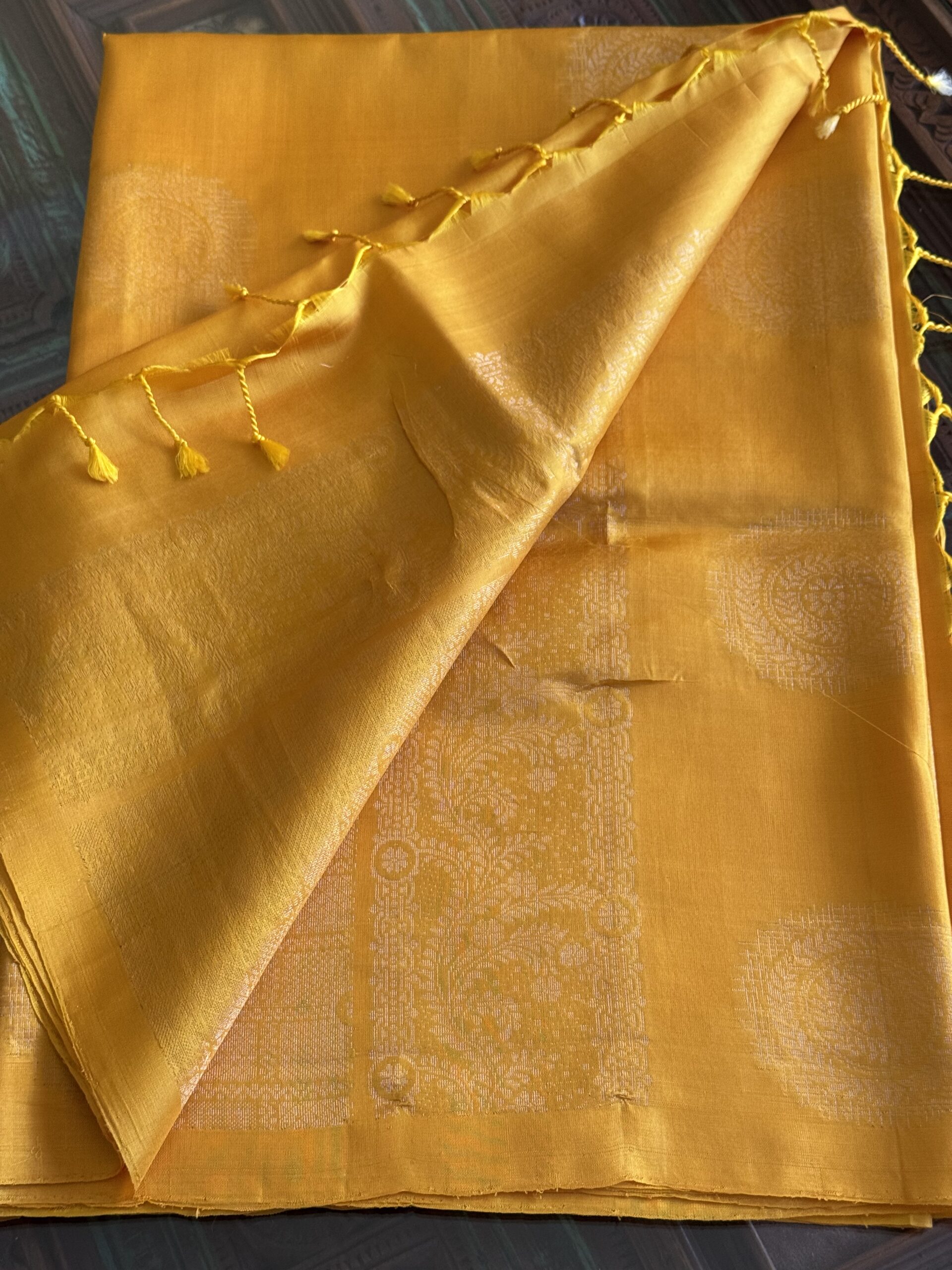 Saree 11 - Image 3